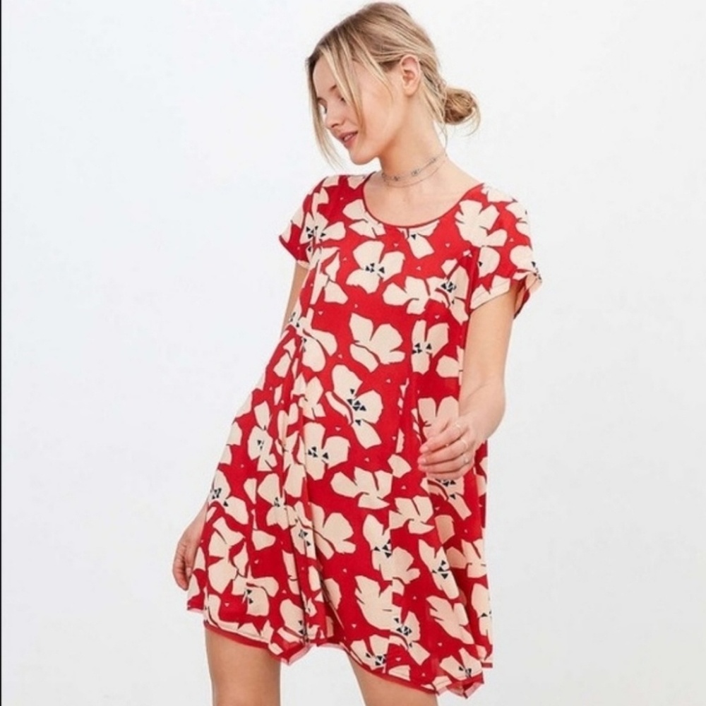 NWT UO Red Hawaiian Floral T-Shirt Dress